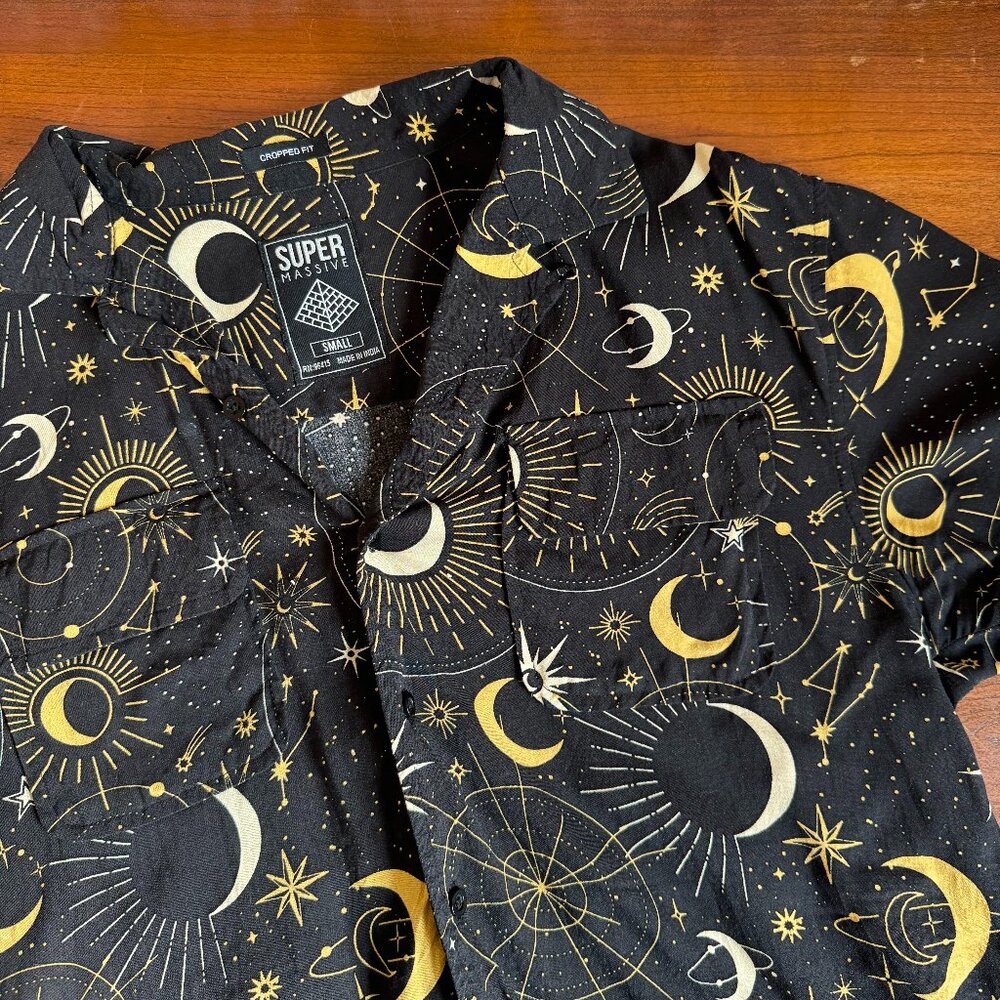 SUPER MASSIVE Celestial Sun + Moon Cropped Button-Up Shirt 🌞🌑🌙  Size Small - Picture 3 of 7